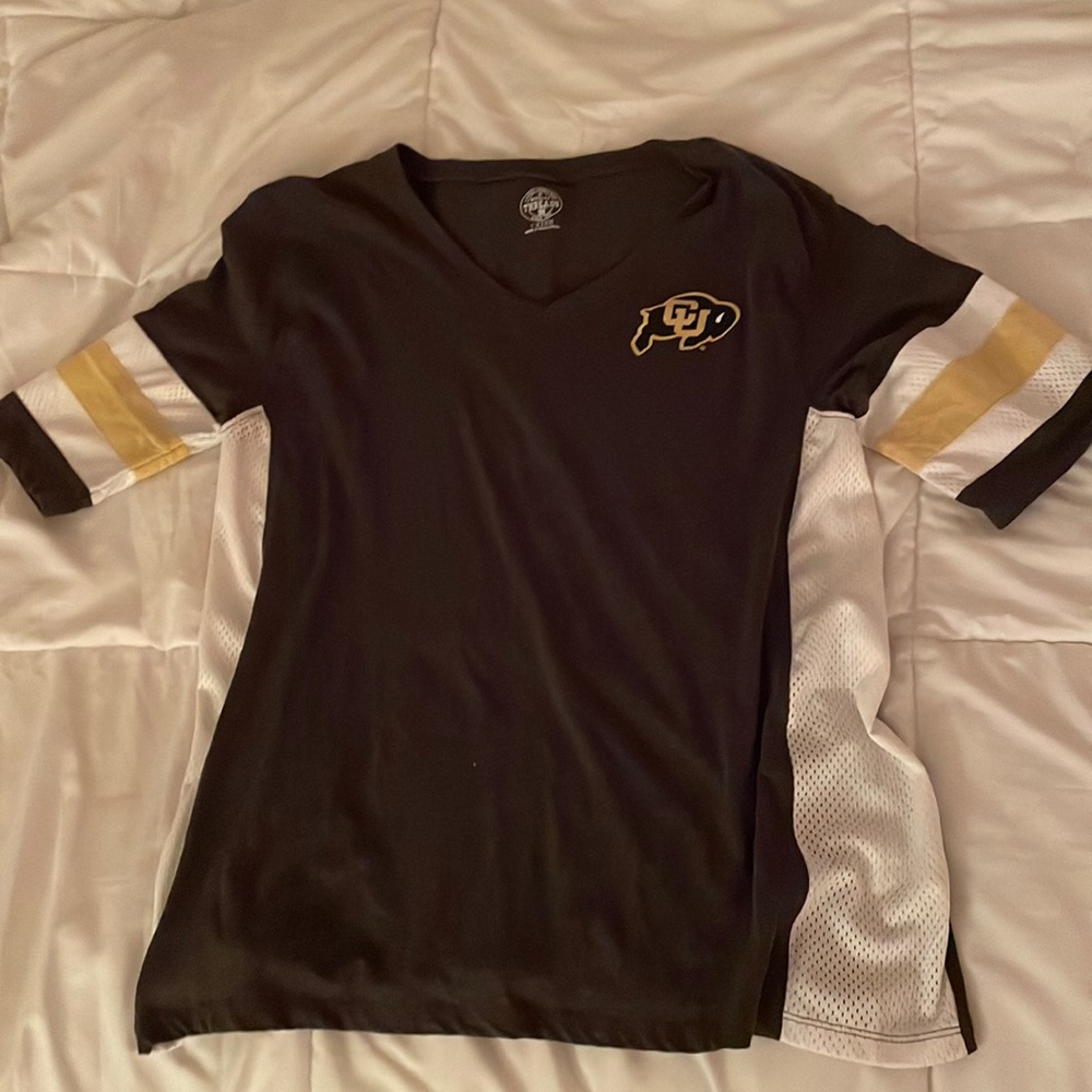 Medium University of Colorado Boulder T-shirt